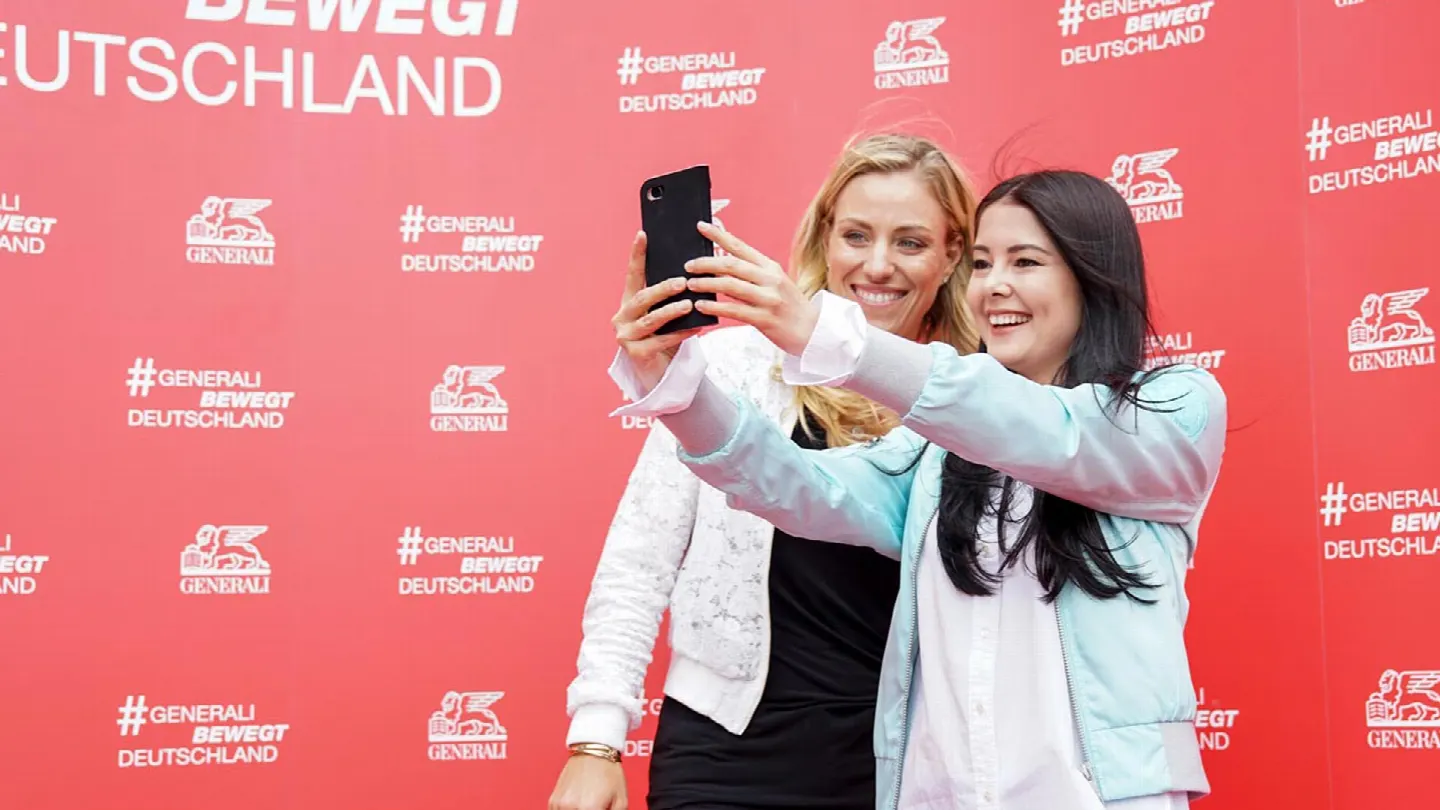 Influencer Event! Angelique Kerber reikt de #1 Sport Influencer Award uit aan Pamela Reif!