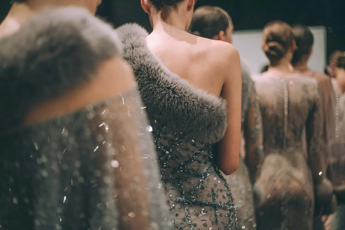 Modeshow hoogtepunten door Givenchy - Extravagante Haute Couture en Romantische Mannencollecties