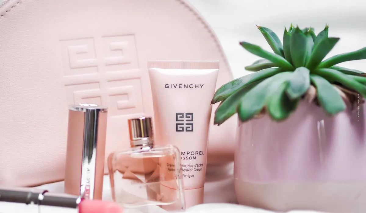 Make-up online shop: cosmetica, gezicht, haar & alle schoonheidsmerken - van FIV