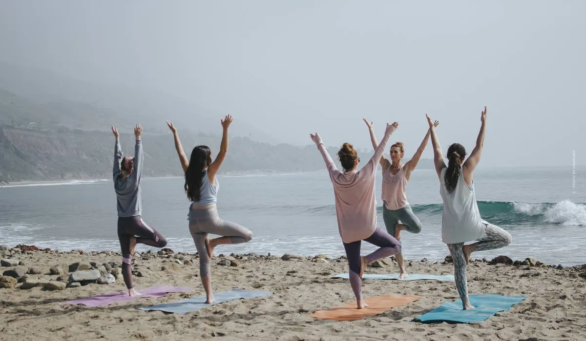Yoga: Oefeningen voor beginners, basiskennis & tips van de sterren - inclusief video's om mee te doen!