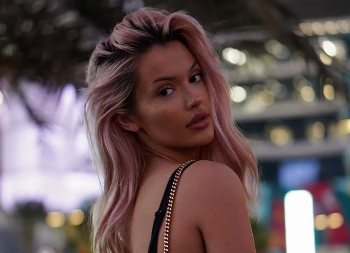 Enisa Bukvic Interview: Model carrière & leven in Dubai met Simon en hond Charlie