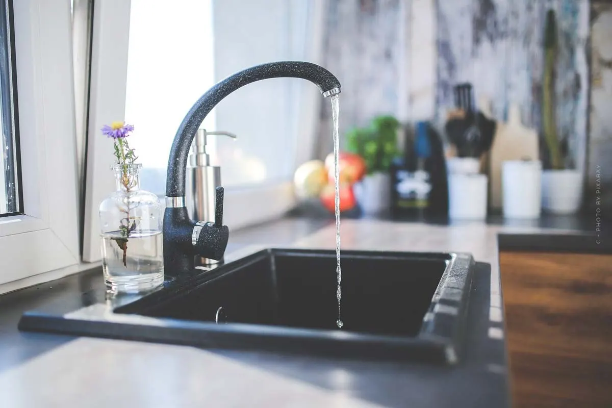 Lichte keuken: moderne stijlen en een bijzonder concept