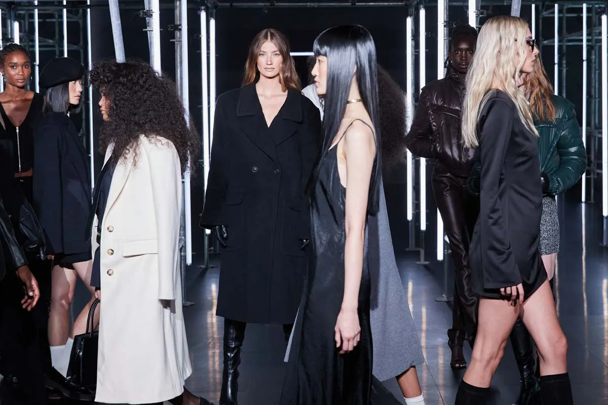 RÆRE by Lorena Rae: Victoria Secret model wordt ontwerper - AYFW
