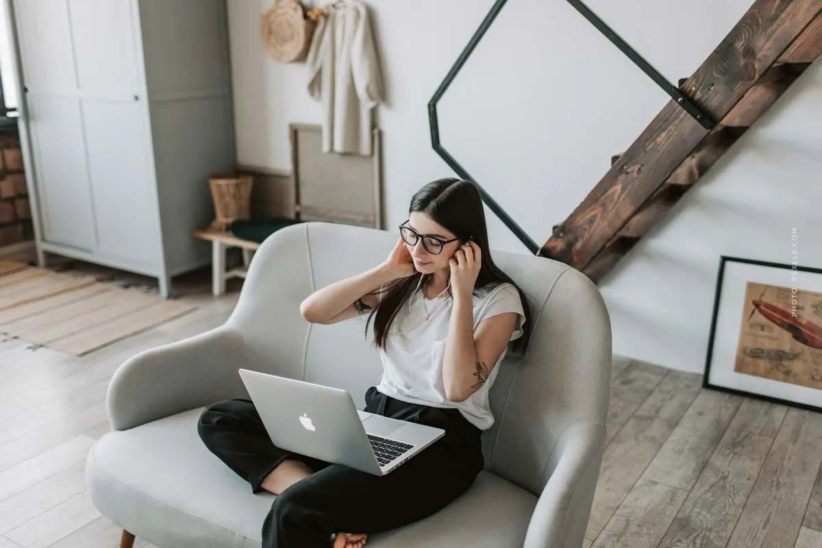 Hoe vind je een goede bank? Comfortabel, betaalbaar, duurzaam - 10 shoppingtips