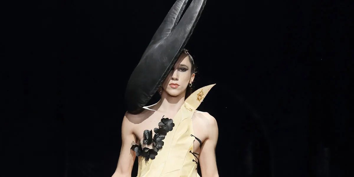 Glück Clothes x Berlin Fashion Week 2024: Surrealistische modefantasie