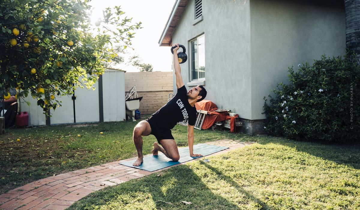men-workout-home-tipps-adivce-legs-six-pack-arms-garden