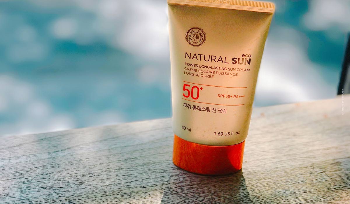 sun-cream-protection-how-to-guide-vacation-water-pool